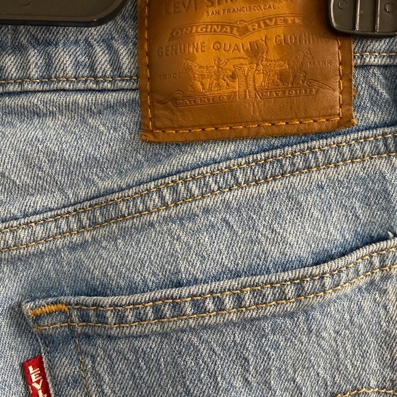 Levi’s Premium Wedgie Straight Jeans Light Wash 24 - Picture 14 of 14